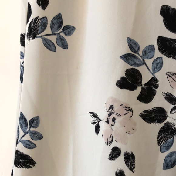 Dynamite Floral Top - Picture 6 of 6